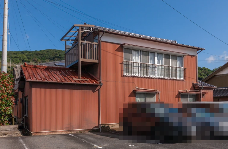 東大島町中古住宅（収益物件）｜唐津市で土地、家売却なら合同会社街の灯